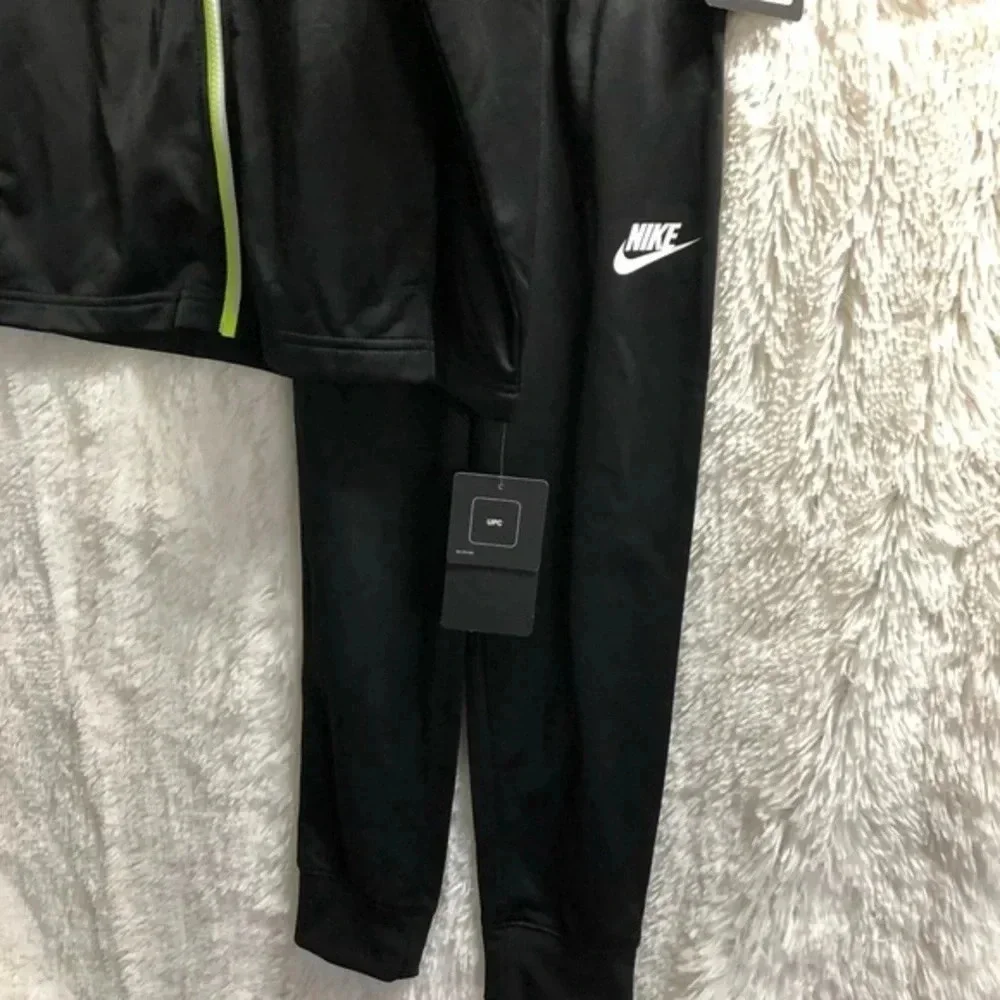 Nike boys joggers set NWT activewear sportswear streetwear